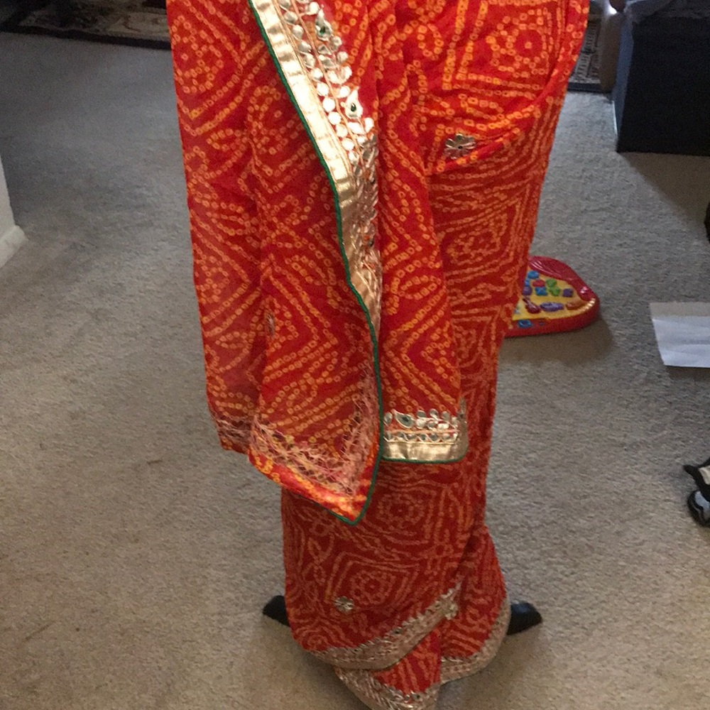 Closet clearance - Picture 5 of 5